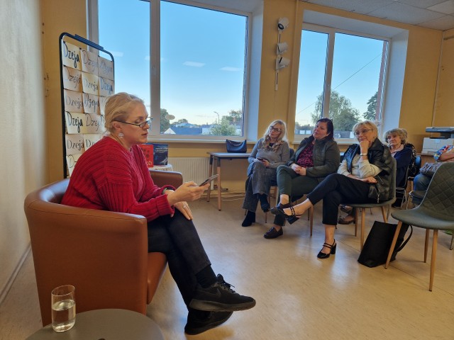 Tikšanās ar rakstnieci Dženu Andersoni